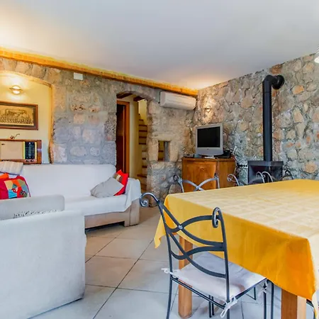 Holiday home Podgori By Interhome